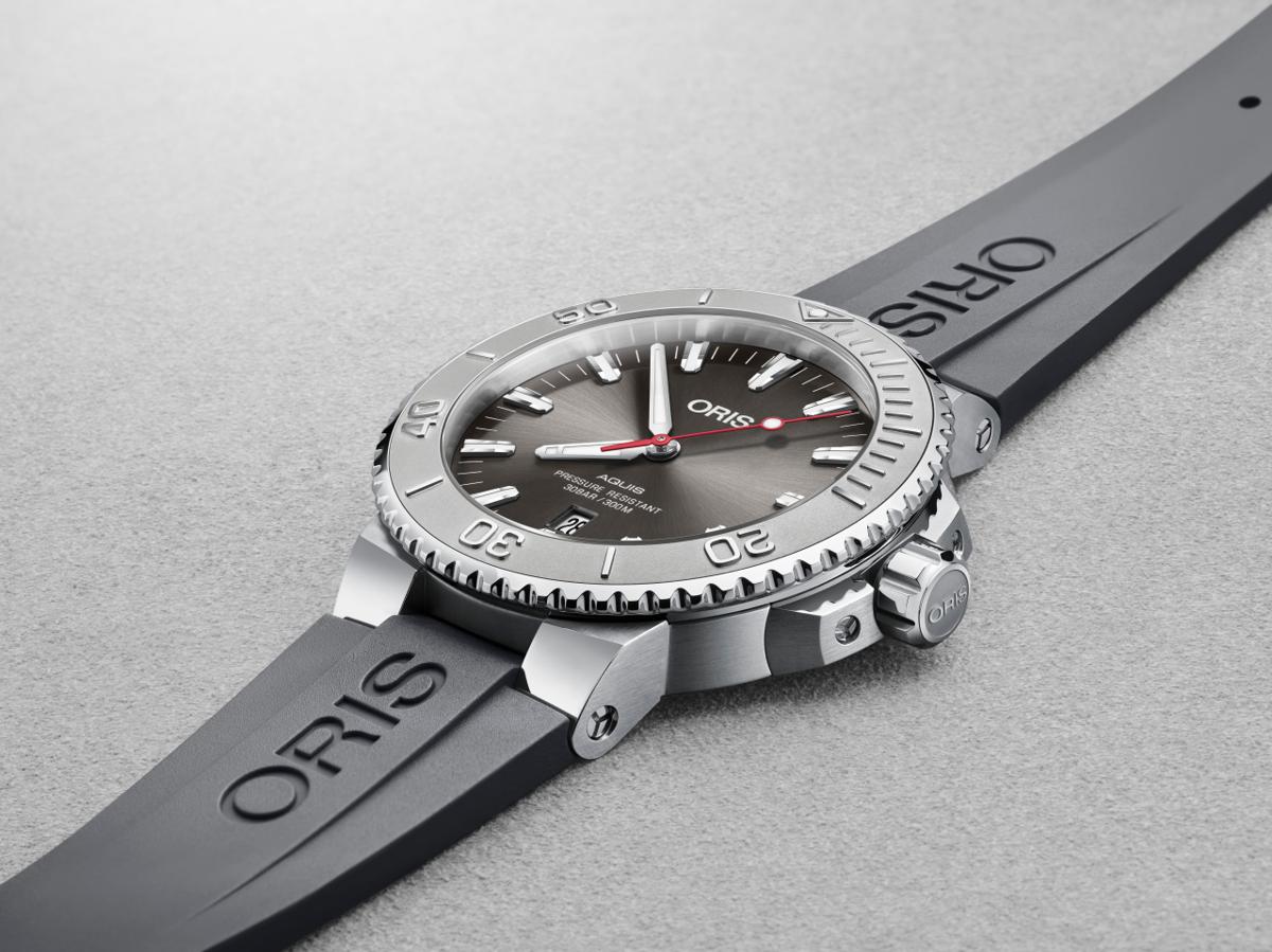 Oris Aquis Date