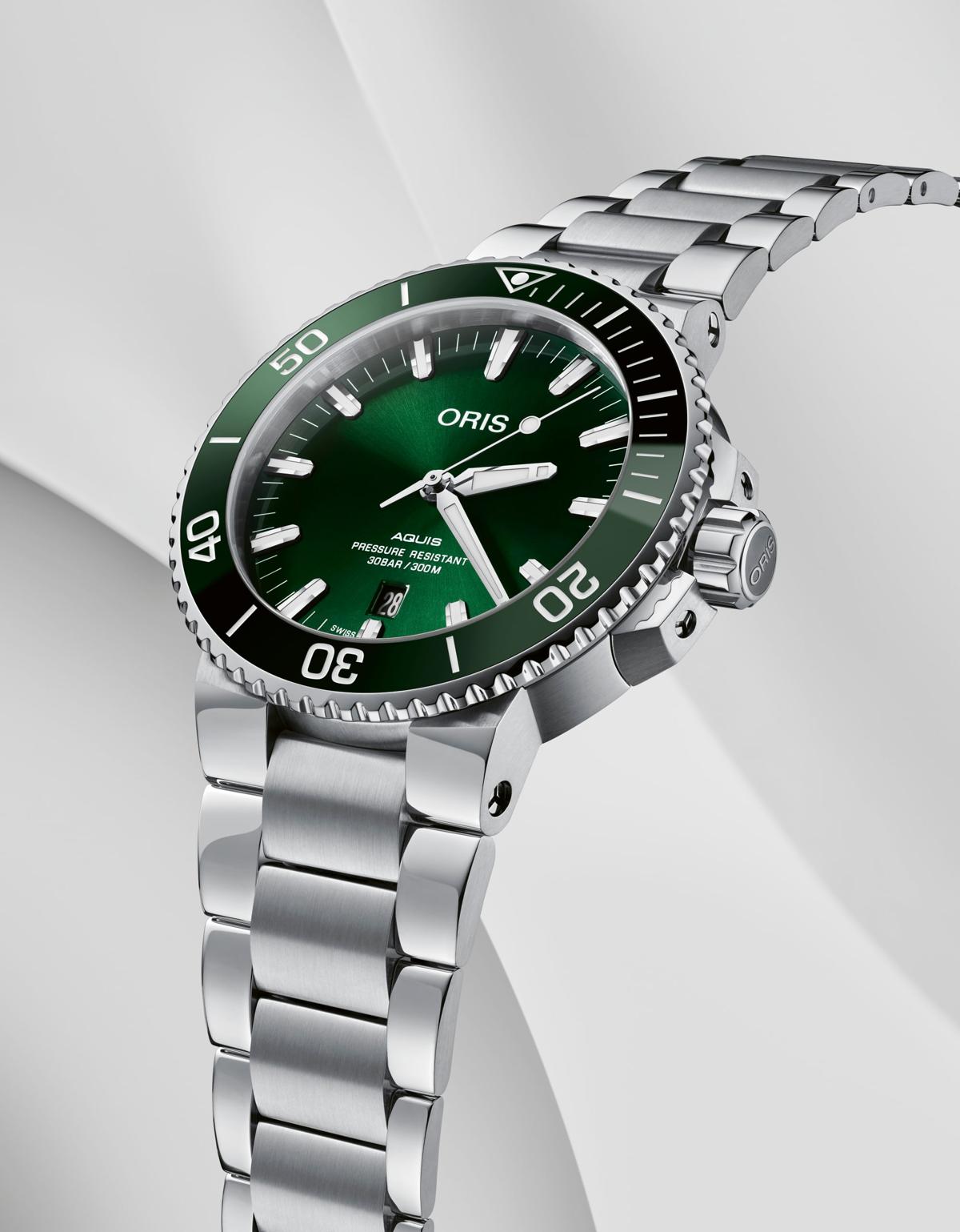 Oris Aquis Date