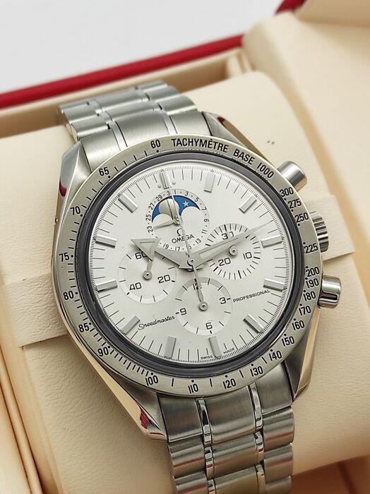 Omega Speedmaster Professional Moonwatch Moonphase