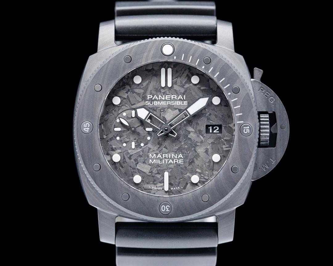 Panerai Luminor Submersible
